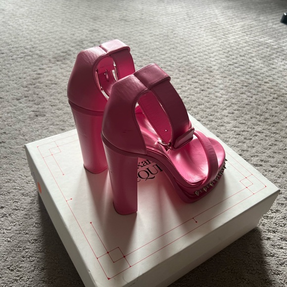 Alexander McQueen Pink Platform Spiked Sandals - AUTHENTIC - Picture 11 of 16